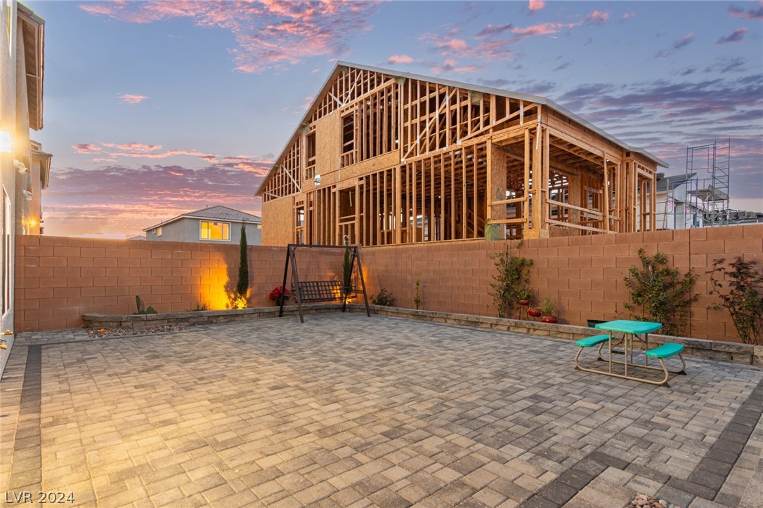 5904 Aurora Gold Avenue