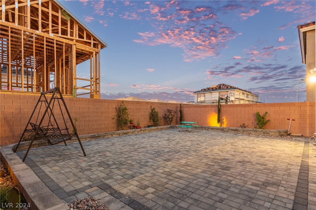 5904 Aurora Gold Avenue