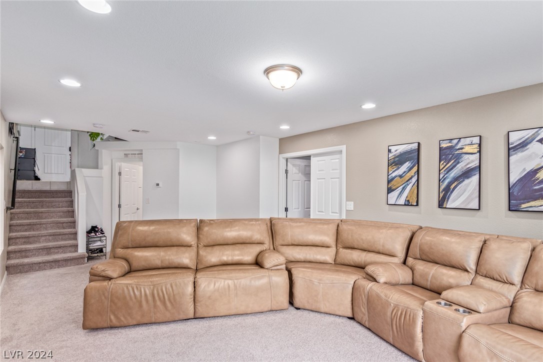 5904 Aurora Gold Avenue