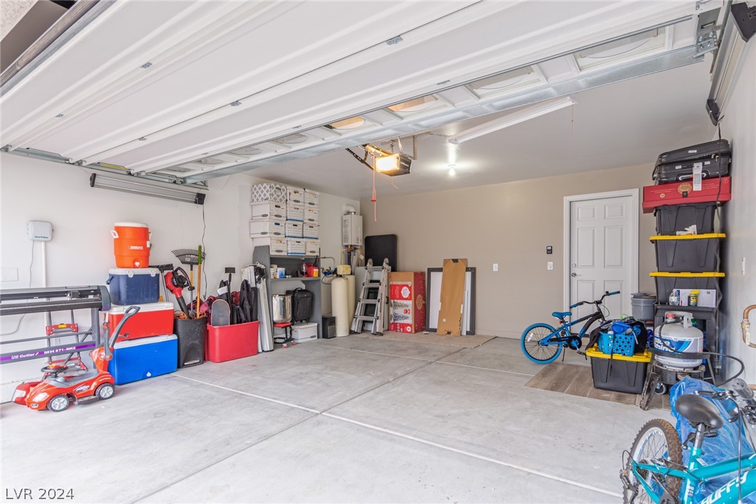 5904 Aurora Gold Avenue