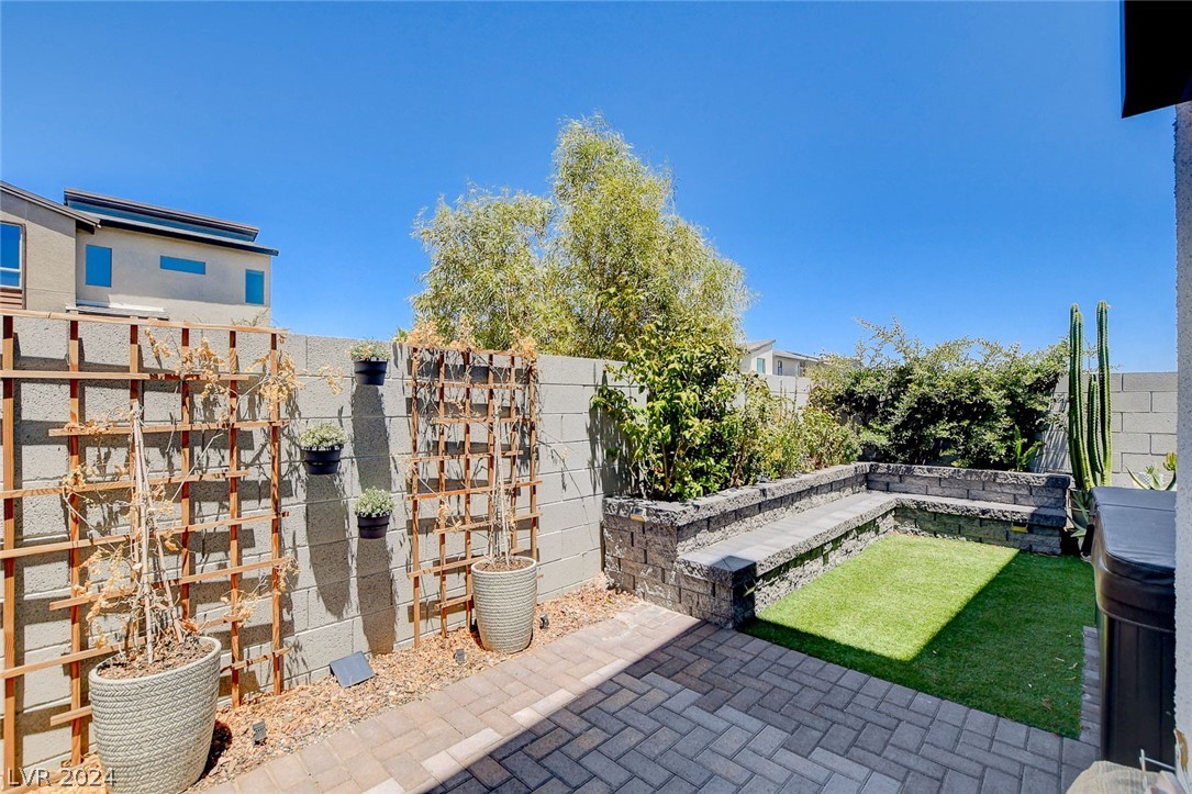 6144 Juniper Grove Street