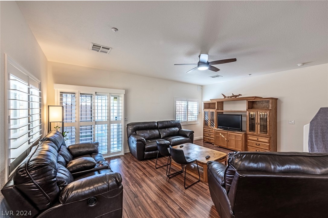 6543 Buster Brown Avenue 103