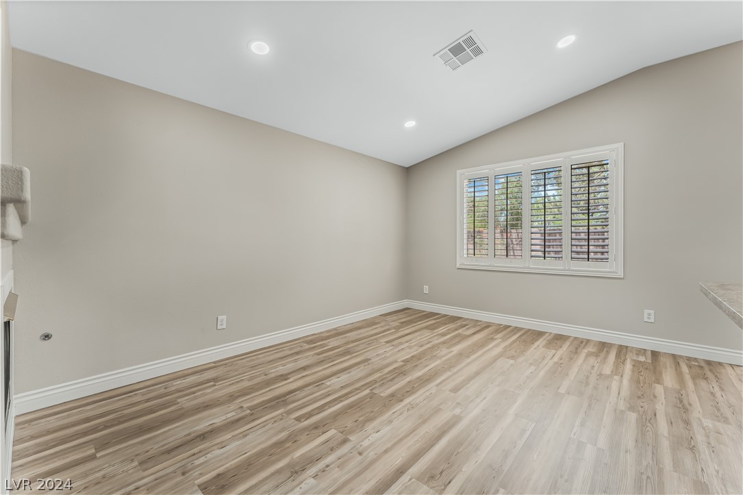 1386 Sun Pillars Avenue