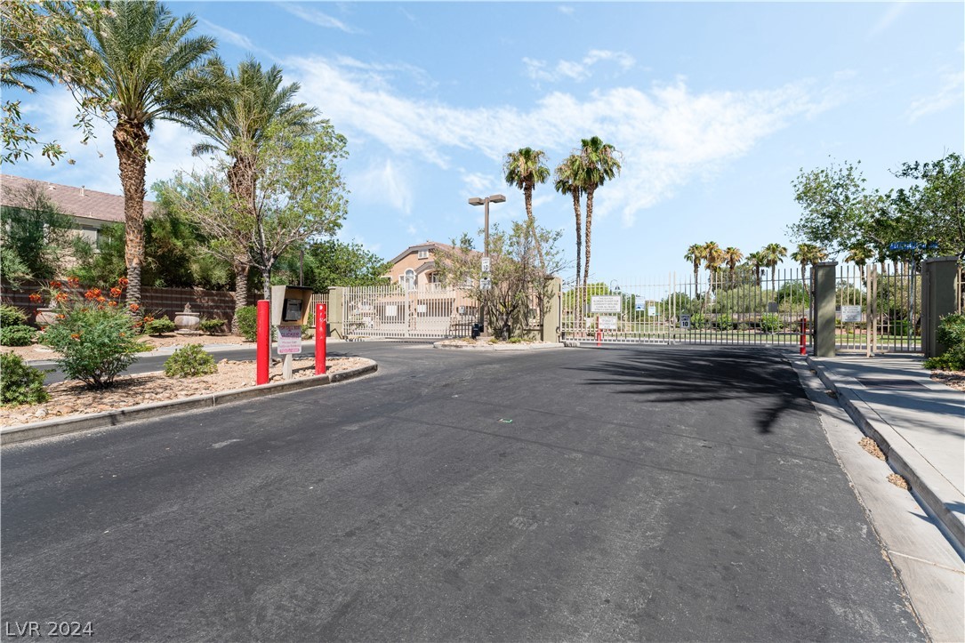 3504 Hazelnut Pine Place 1