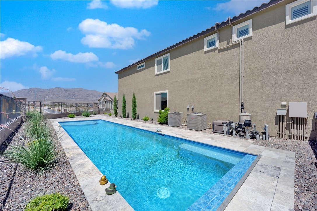 4562 Solitude Falls Avenue