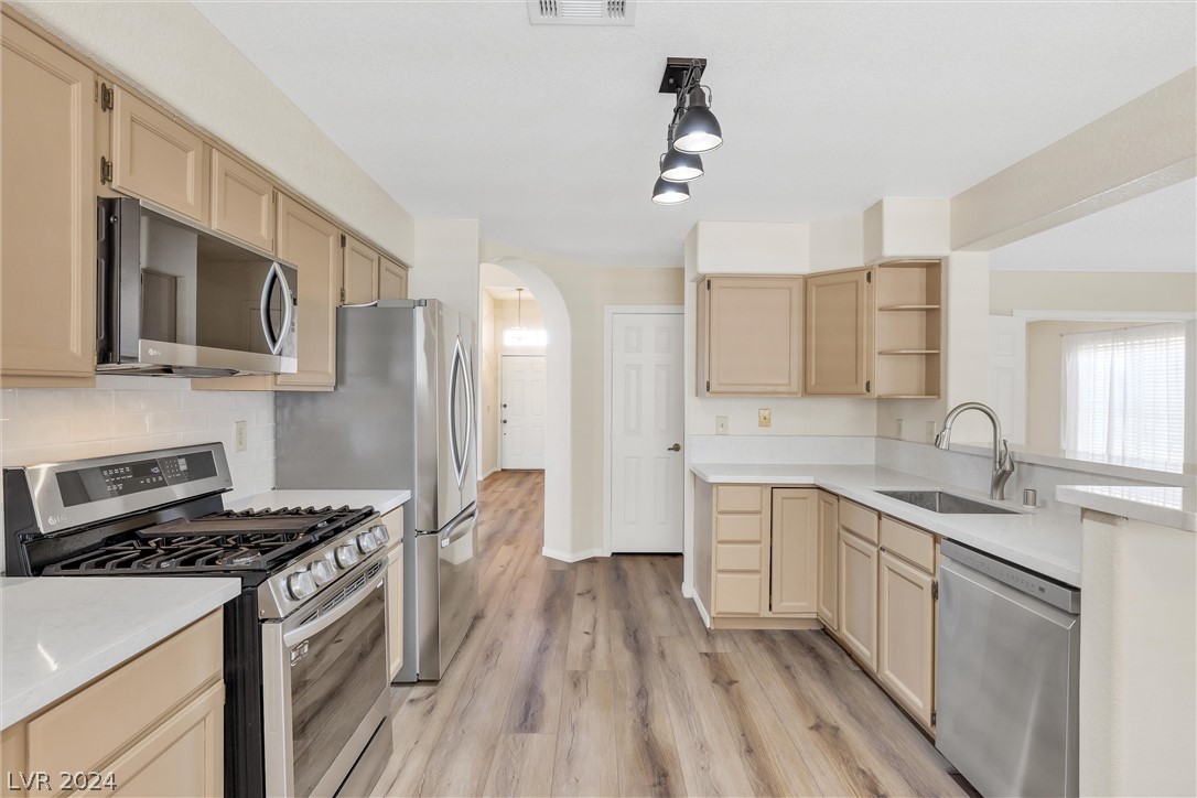 1821 Ruby Lane