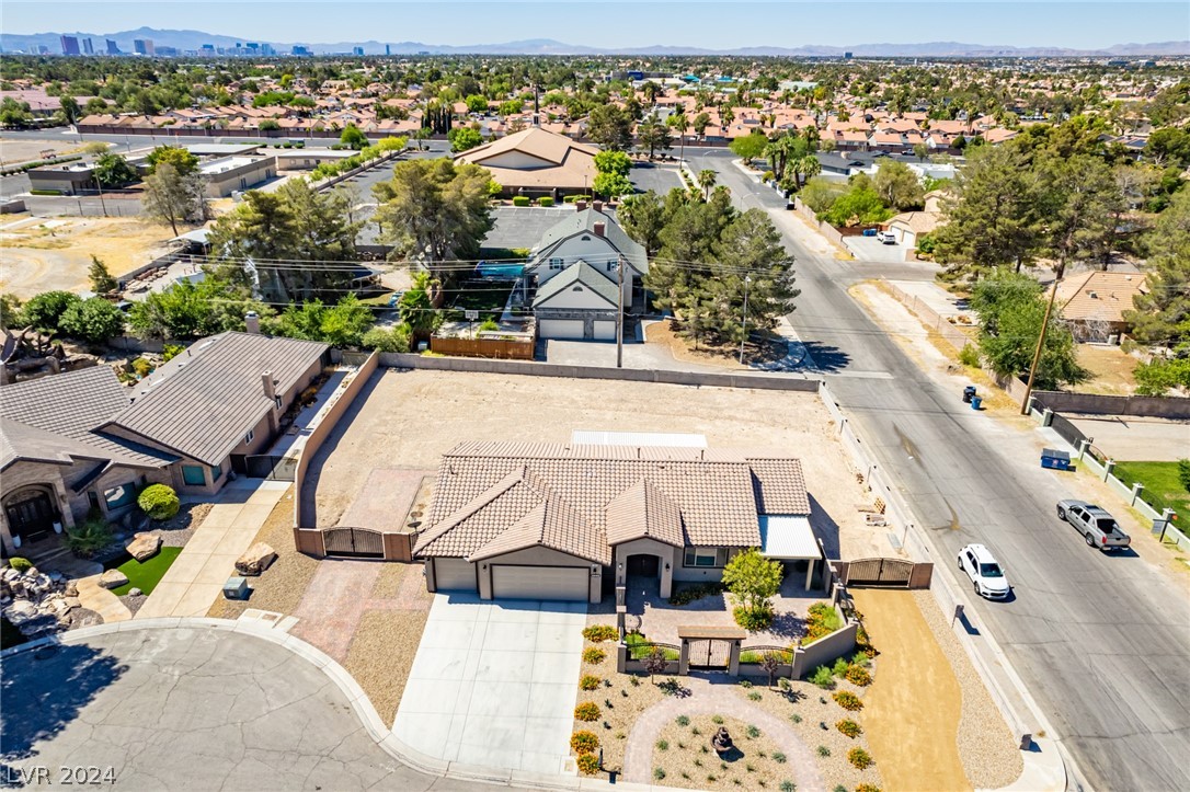 3318 Mustang Street