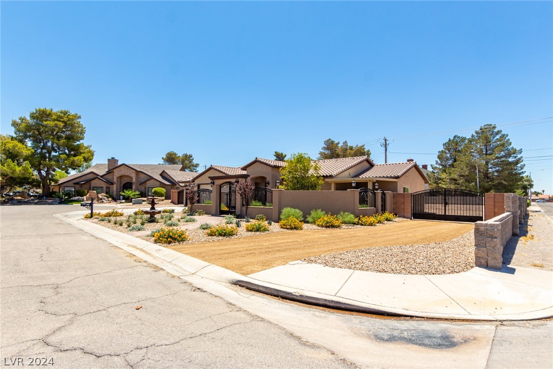 3318 Mustang Street