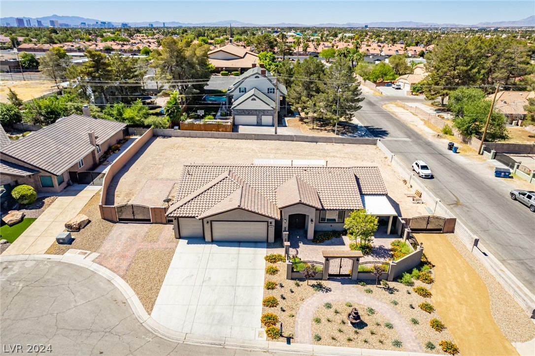 3318 Mustang Street