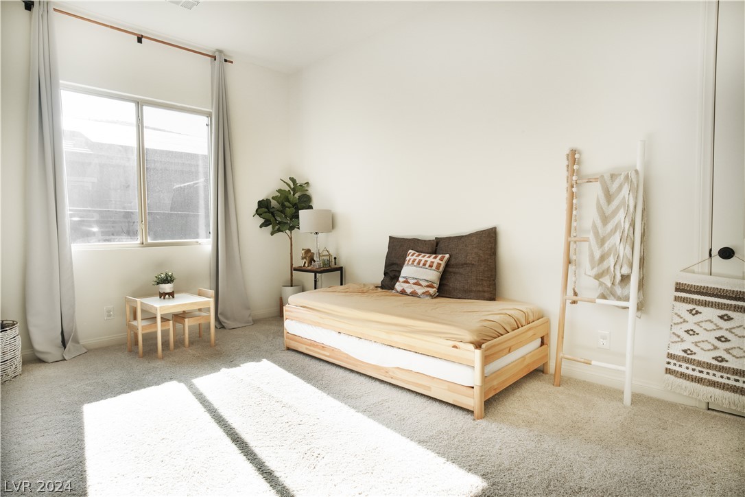 382 Sapphire Rock Avenue