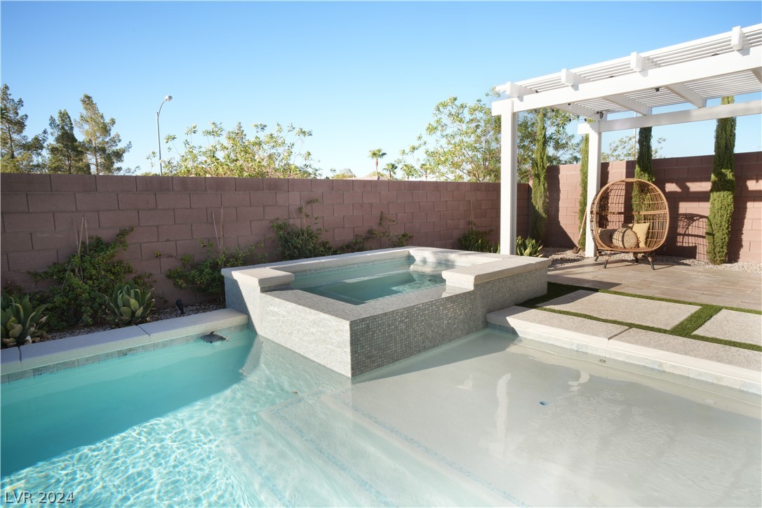 382 Sapphire Rock Avenue