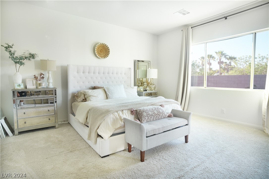 382 Sapphire Rock Avenue