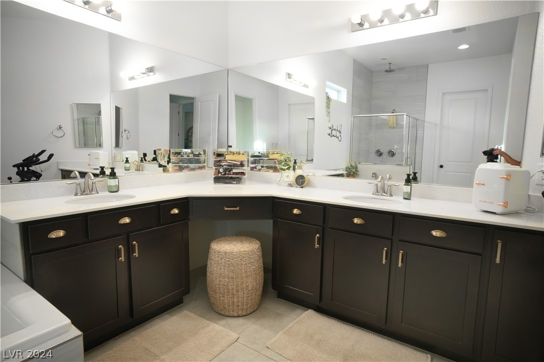 382 Sapphire Rock Avenue