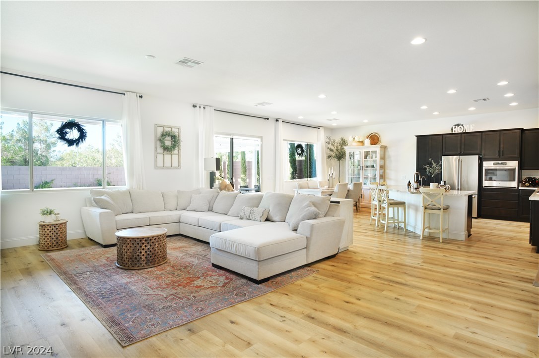 382 Sapphire Rock Avenue