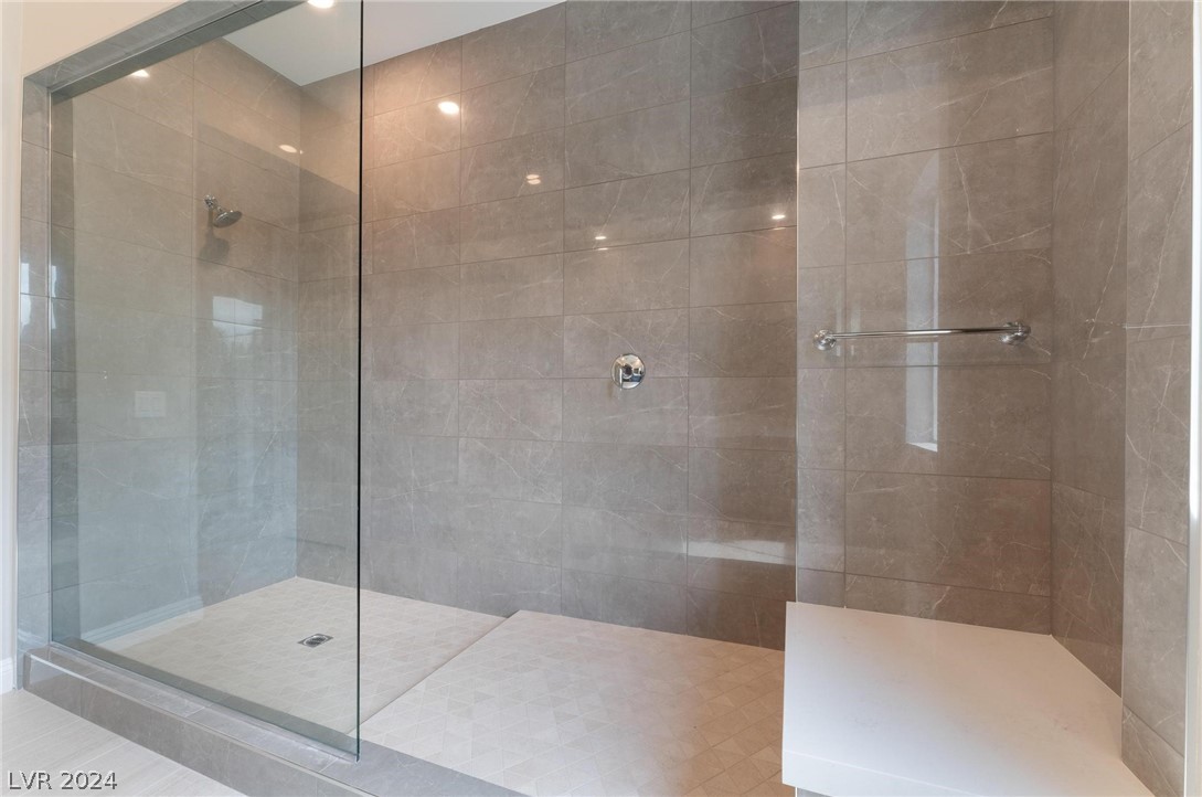 9204 Las Manaitas Avenue 302