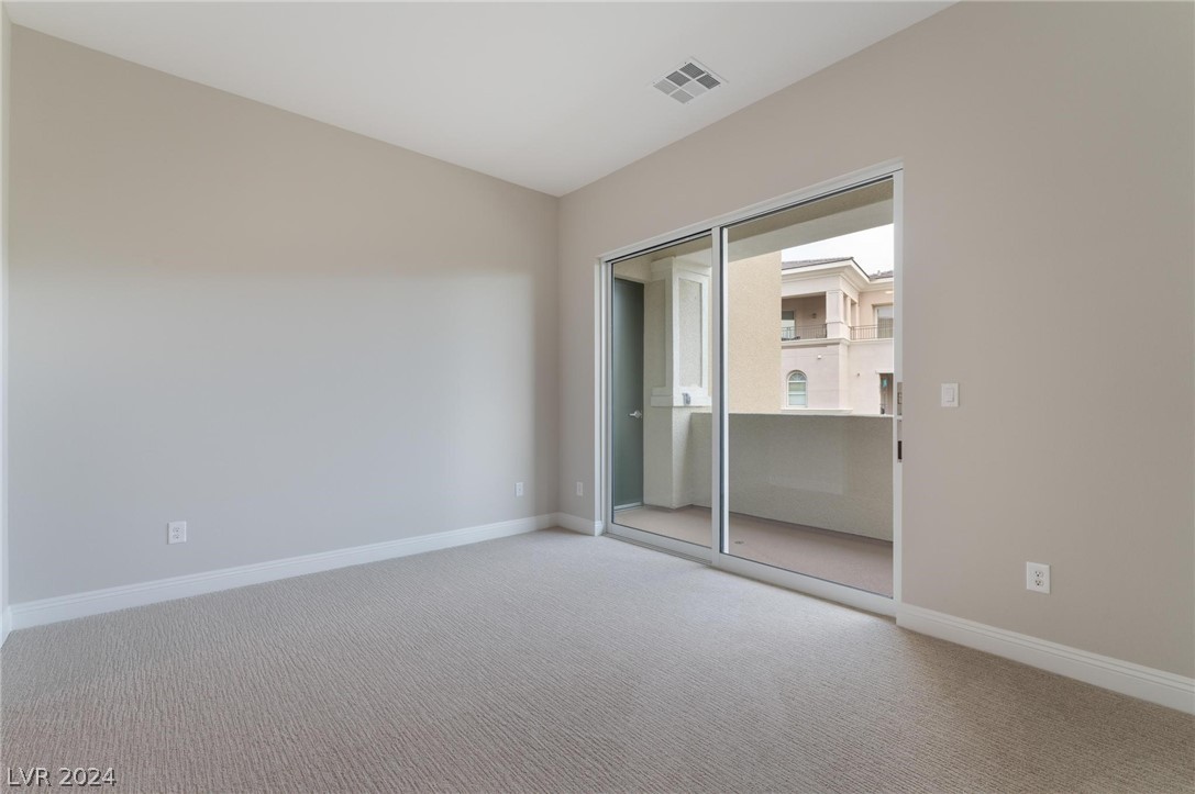 9204 Las Manaitas Avenue 302