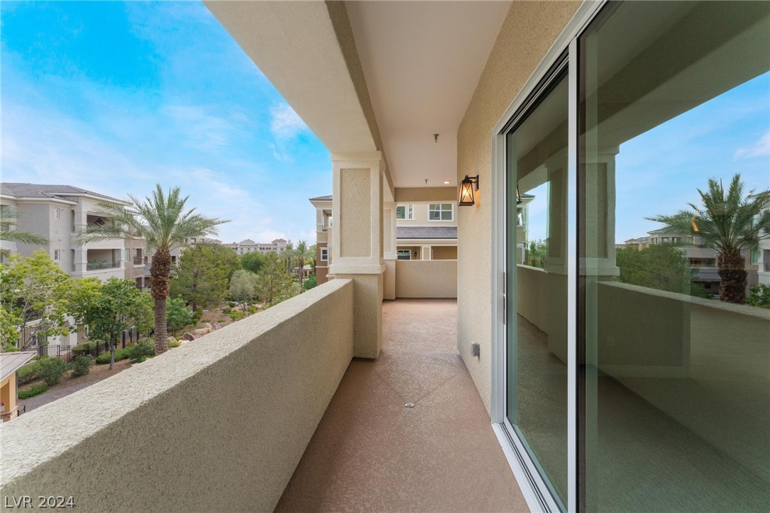 9204 Las Manaitas Avenue 302
