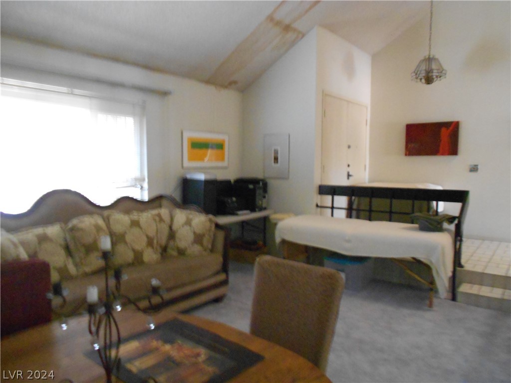 2404 La Solana Way