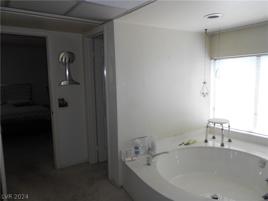 2404 La Solana Way