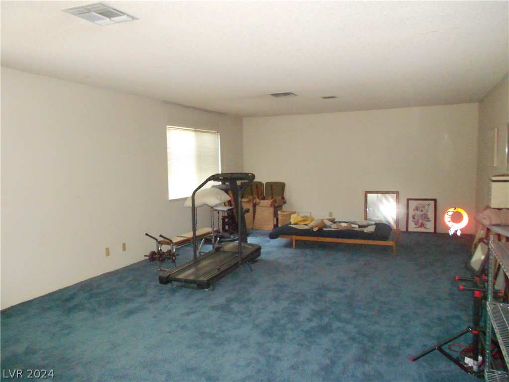 2404 La Solana Way