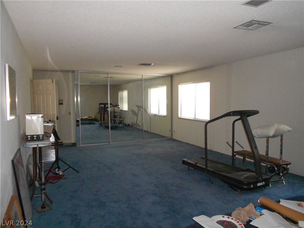 2404 La Solana Way