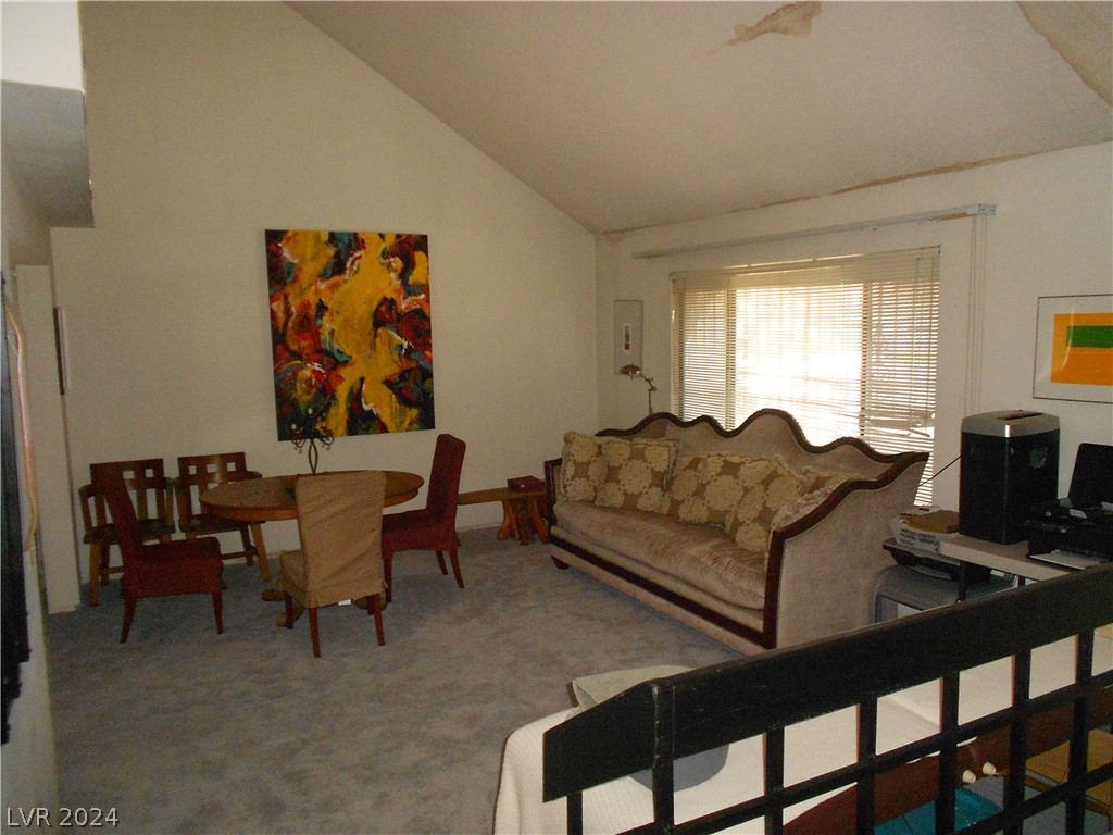 2404 La Solana Way