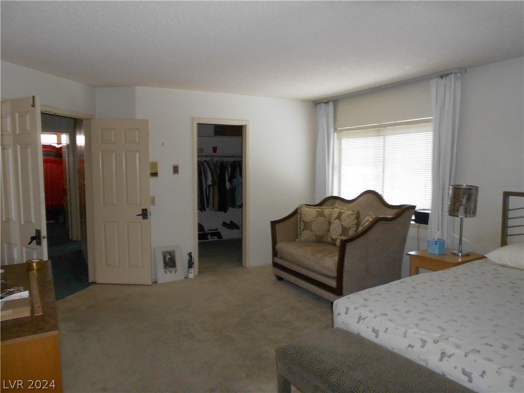2404 La Solana Way