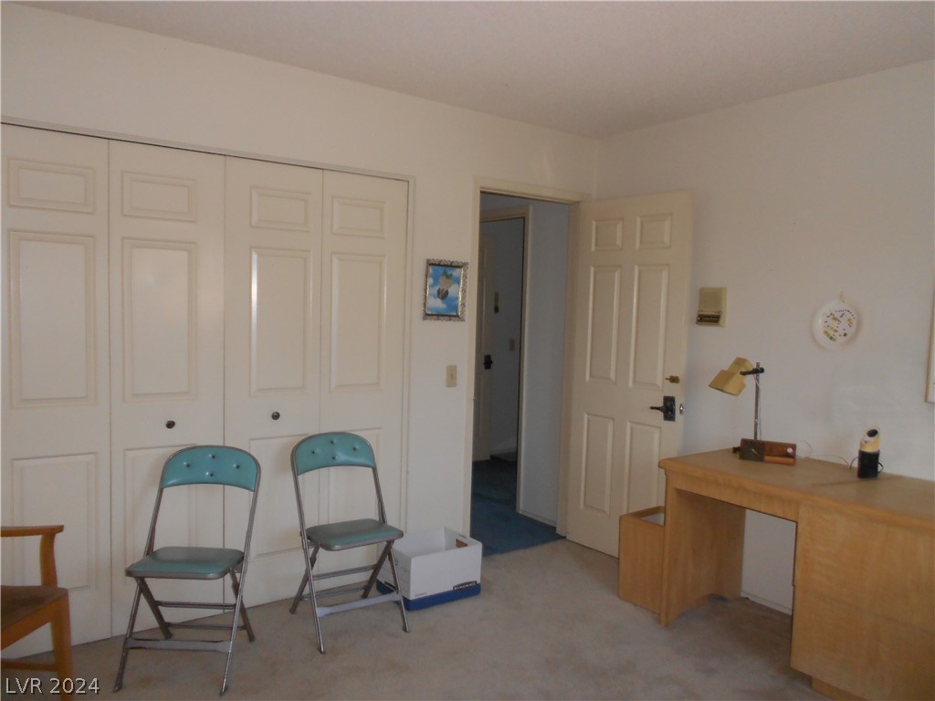2404 La Solana Way