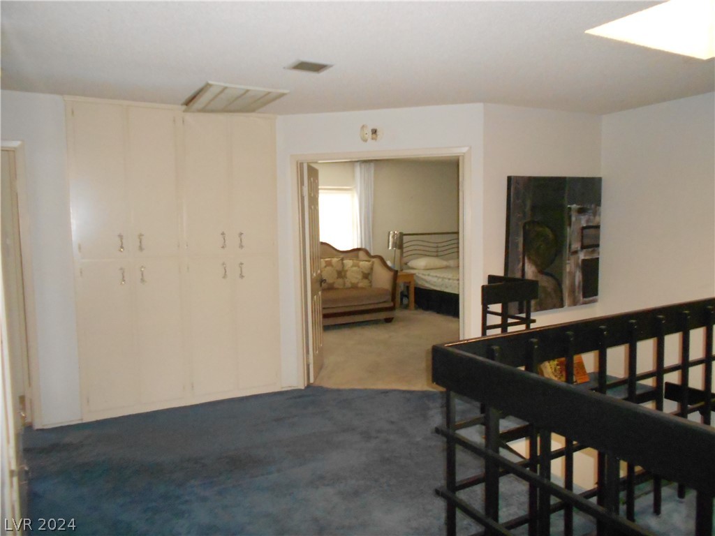 2404 La Solana Way
