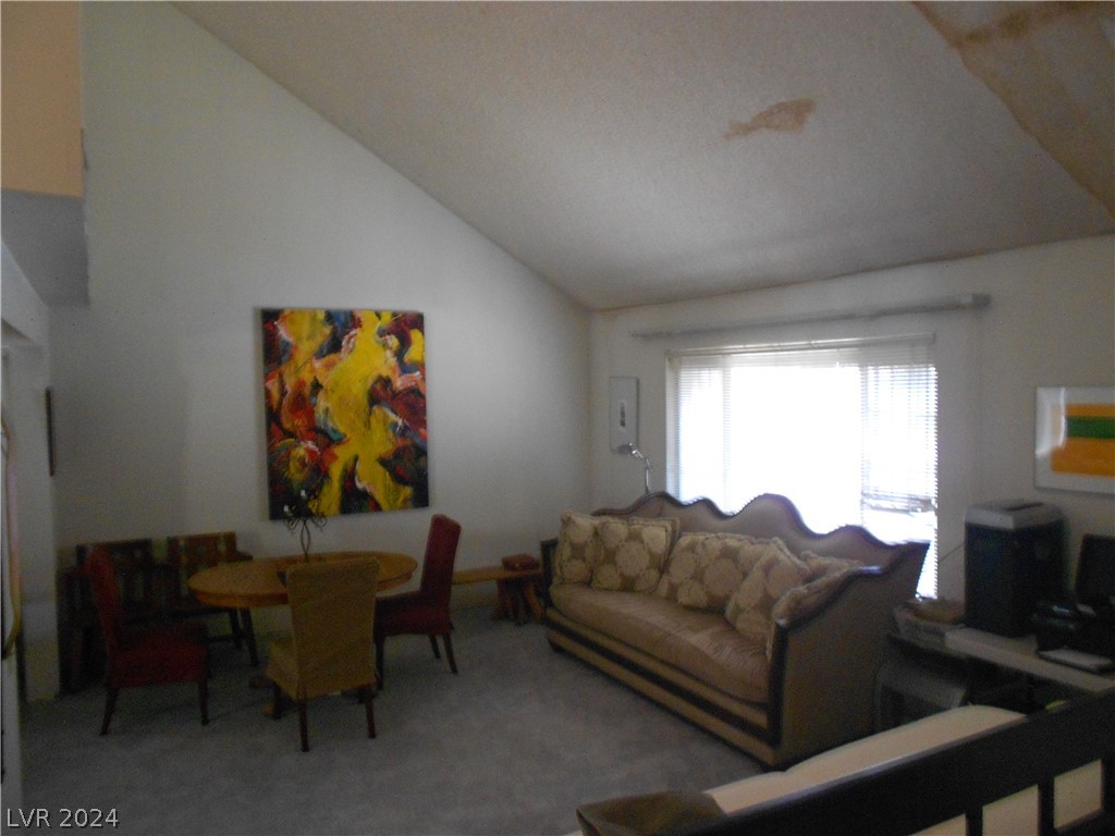 2404 La Solana Way