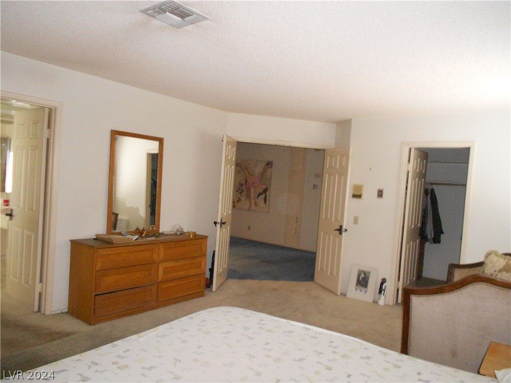 2404 La Solana Way