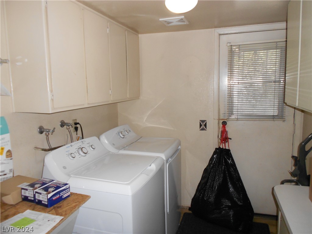 2404 La Solana Way