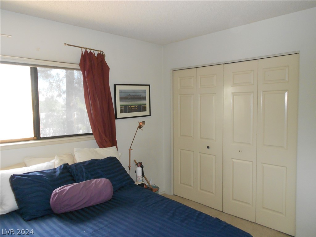 2404 La Solana Way