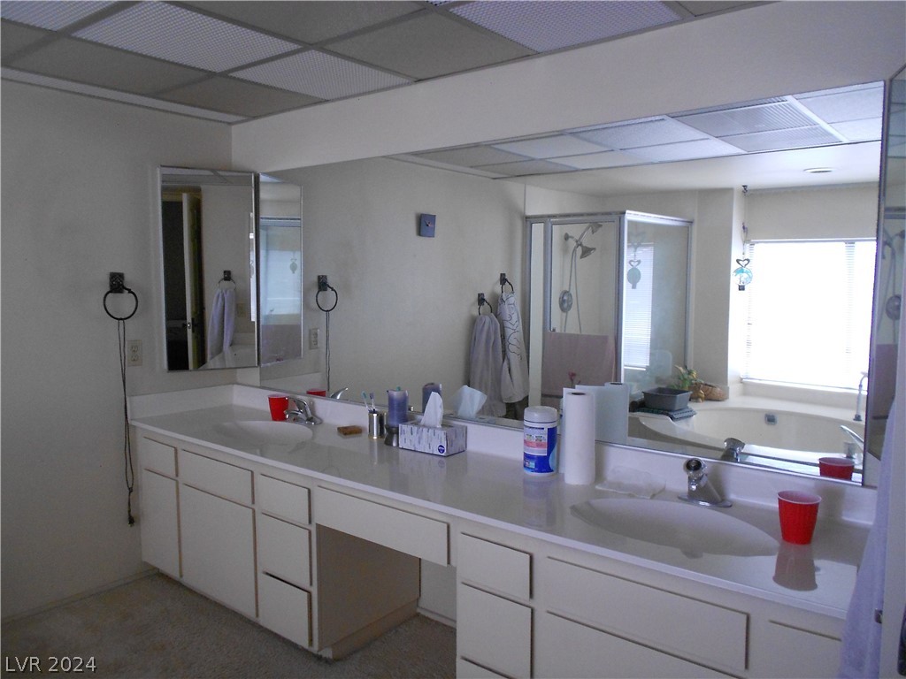 2404 La Solana Way