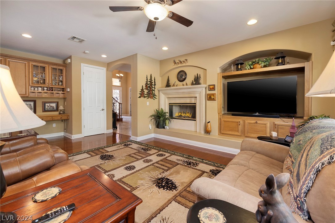 3035 Lullingstone Street