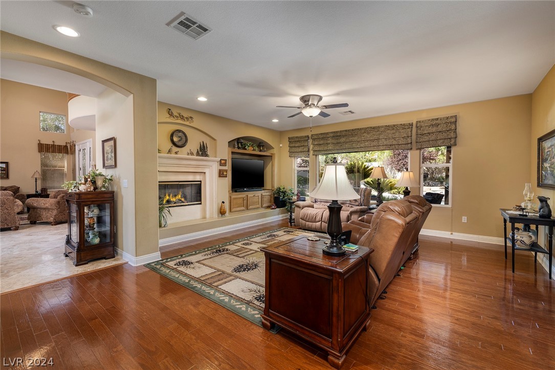 3035 Lullingstone Street