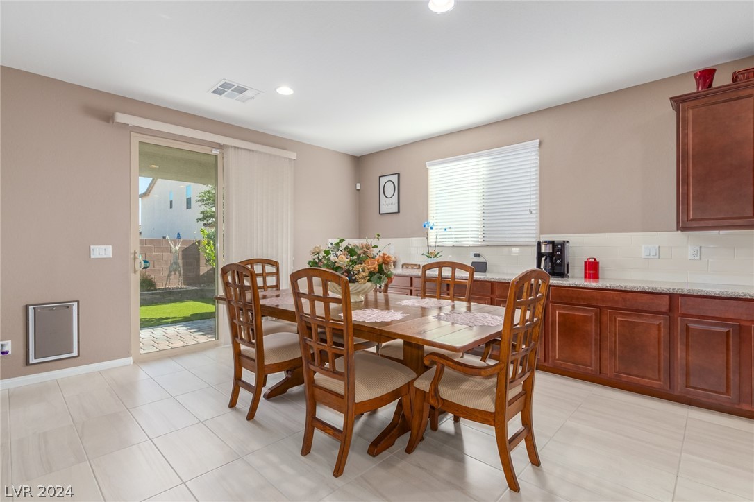 5601 Silver Cascade Avenue