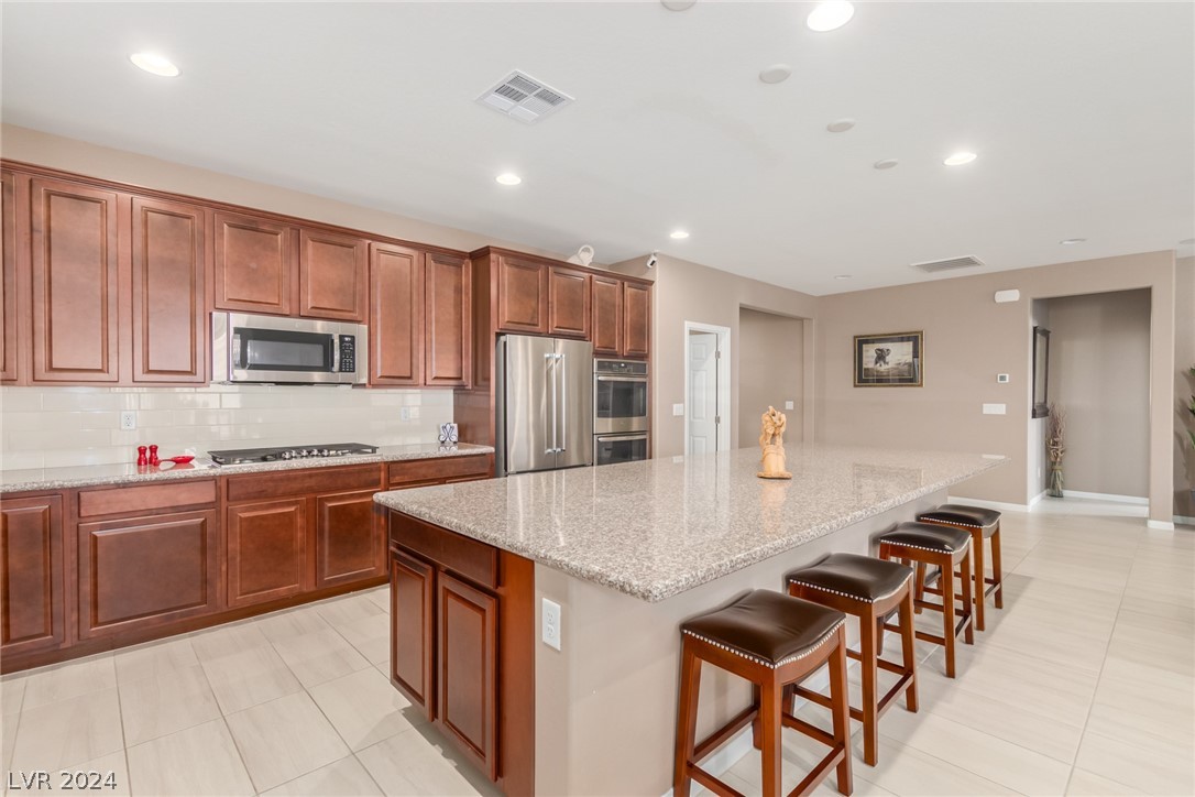 5601 Silver Cascade Avenue