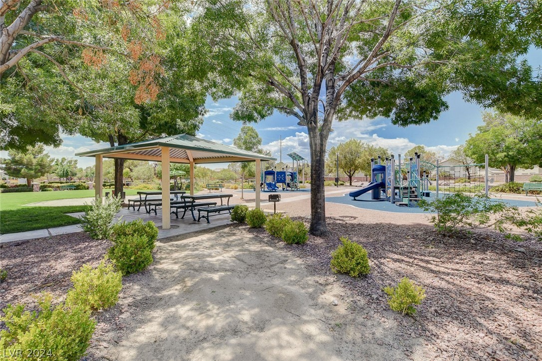 20 Pine Blossom Avenue