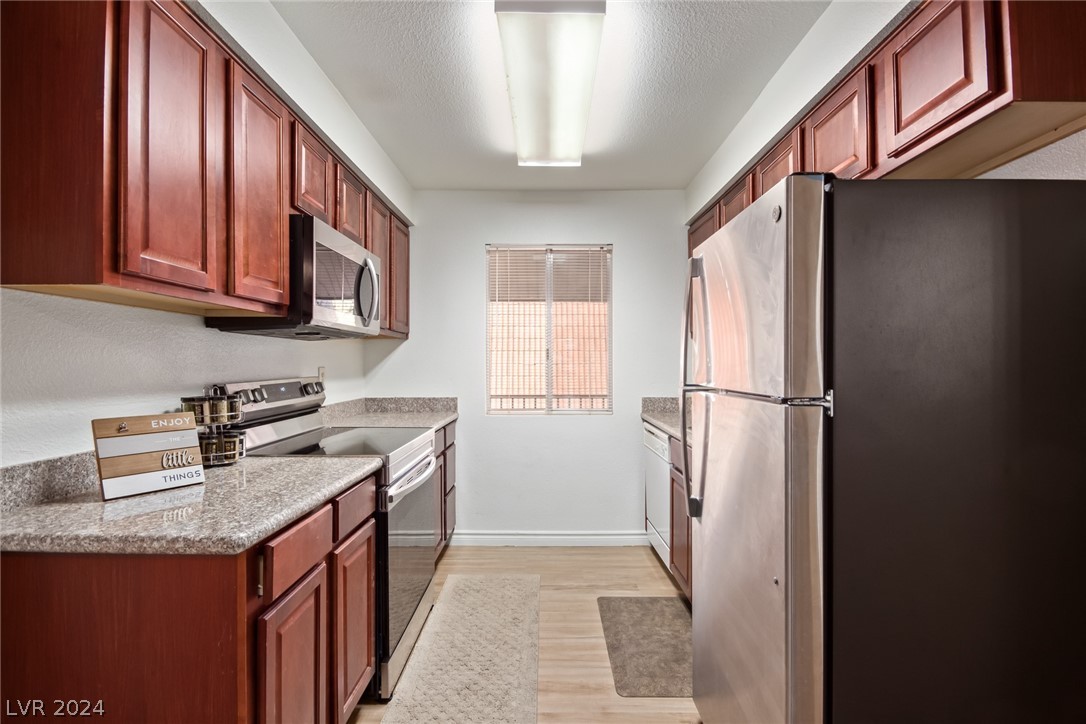 4390 Sandy River Drive 14