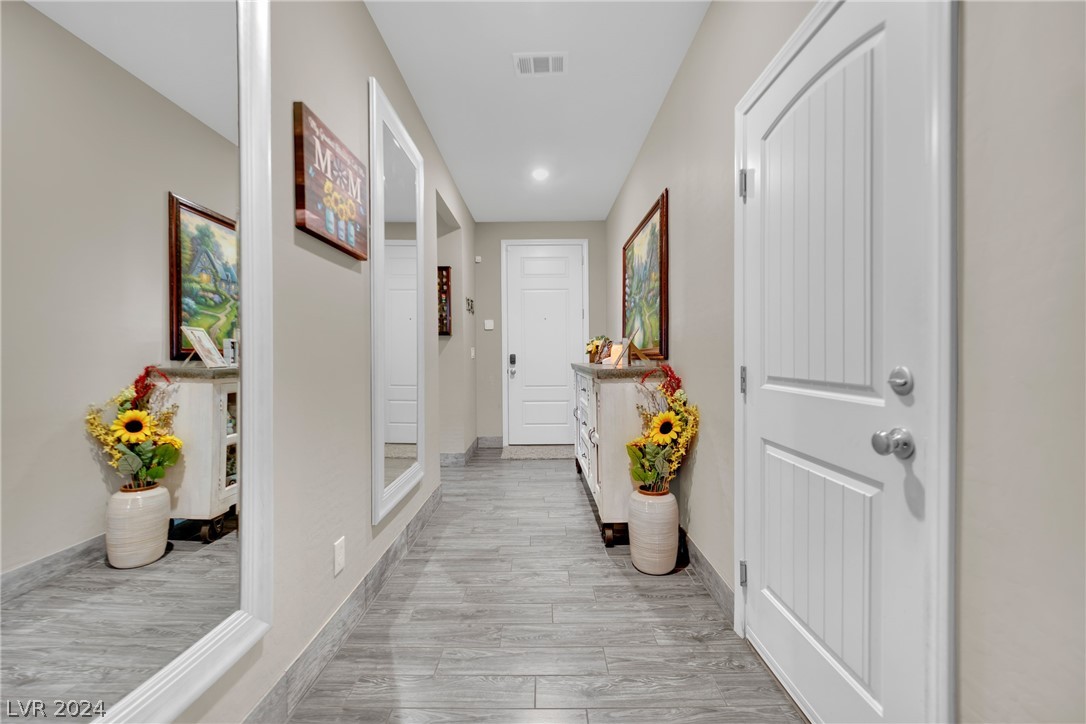 932 Riverlawn Place
