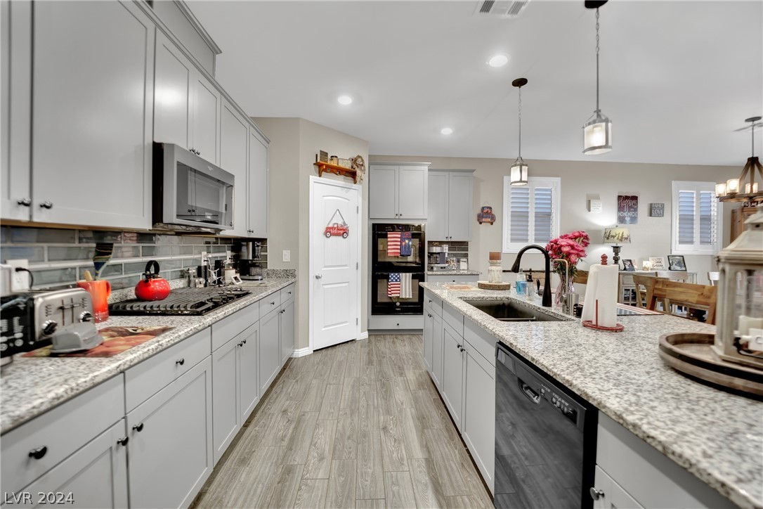 932 Riverlawn Place