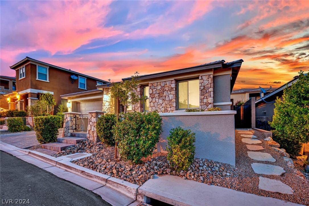 932 Riverlawn Place