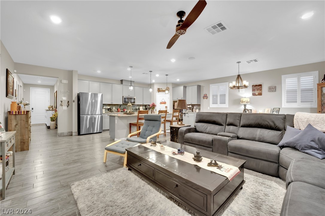 932 Riverlawn Place