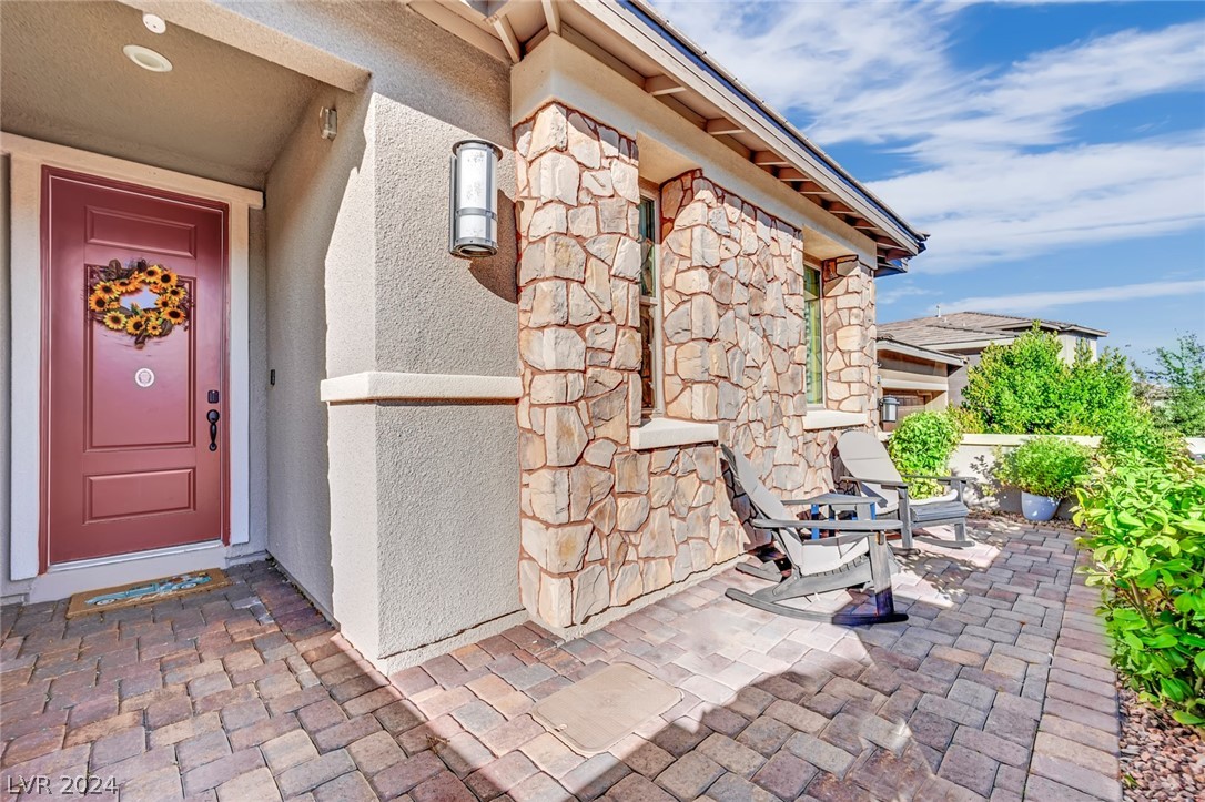 932 Riverlawn Place