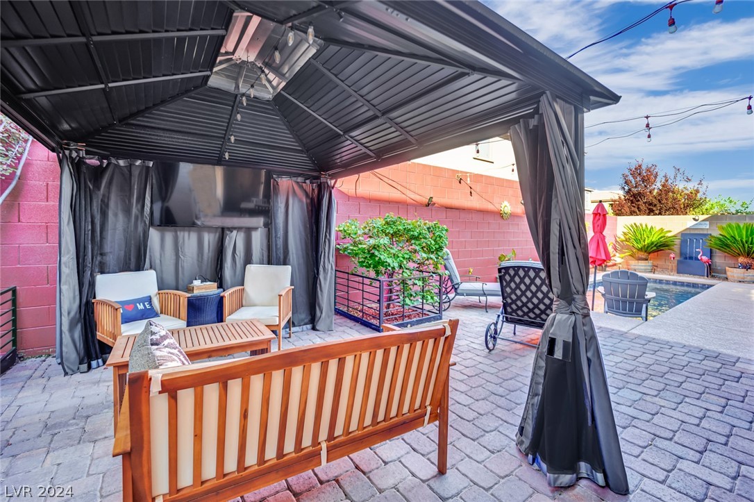 932 Riverlawn Place
