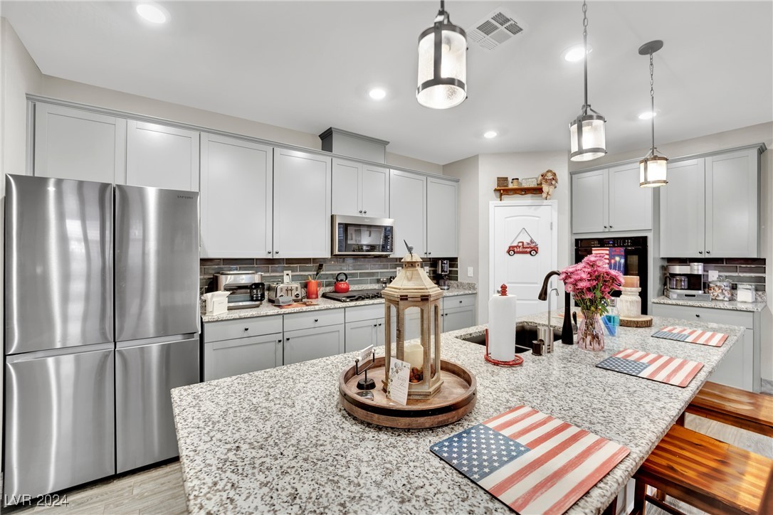 932 Riverlawn Place