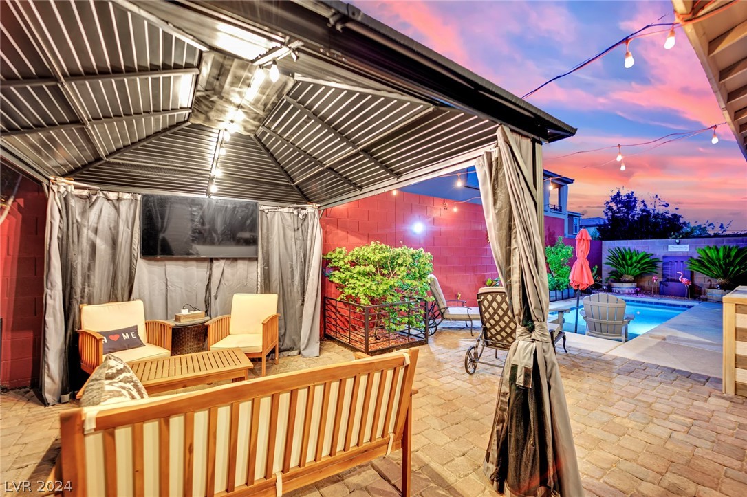 932 Riverlawn Place
