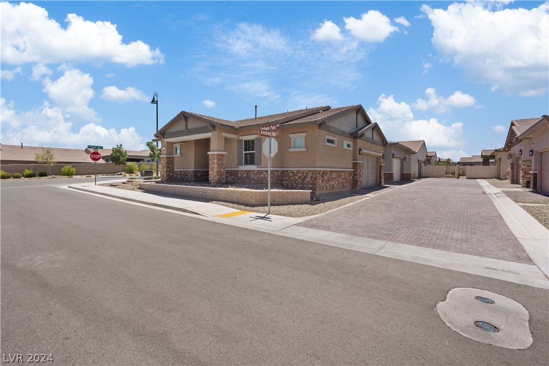 734 Armstrong Hills Street
