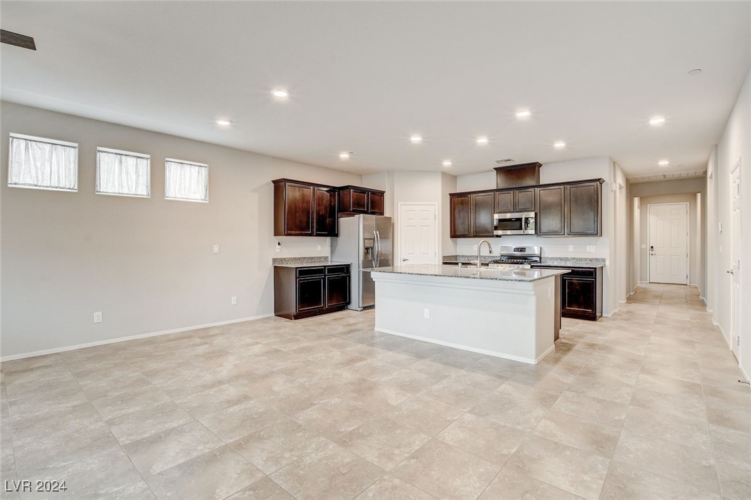 2185 Rio Rancho Pointe Place